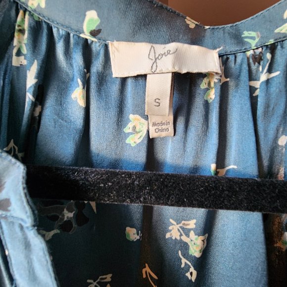 Joie Three Quarter Sleeve  pintucked back blouse sz s - Picture 4 of 6